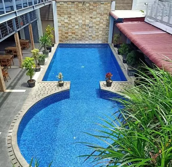 デラックスルーム, Grand Nanggroe