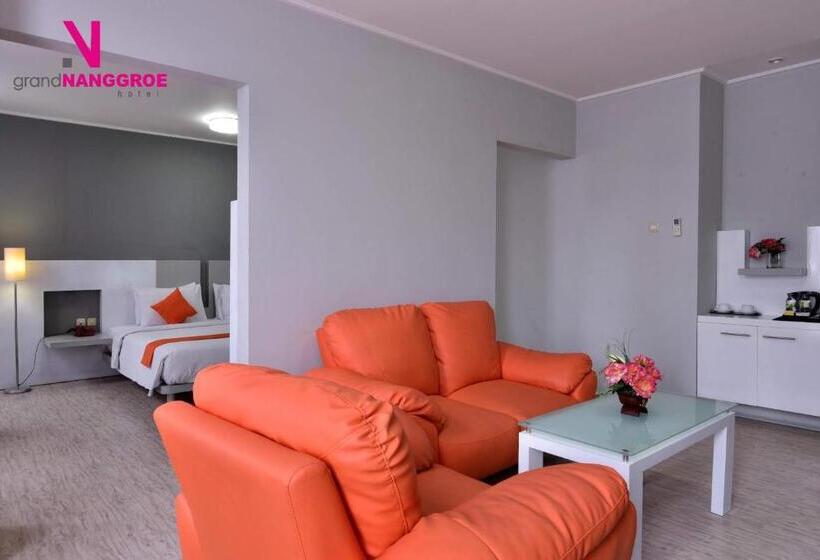 디럭스 룸 킹사이즈 침대, Grand Nanggroe