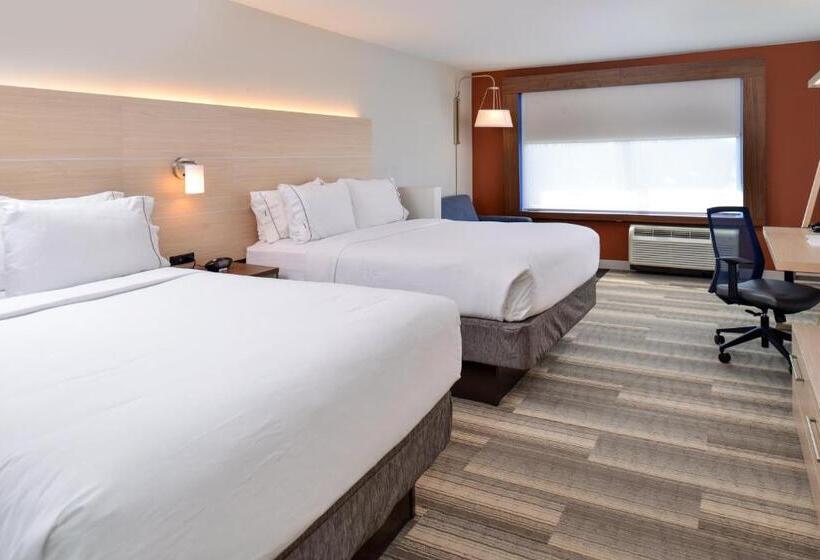 חדר סטנדרט, Holiday Inn Express & Suites Farmington Hills   Detroit, An Ihg