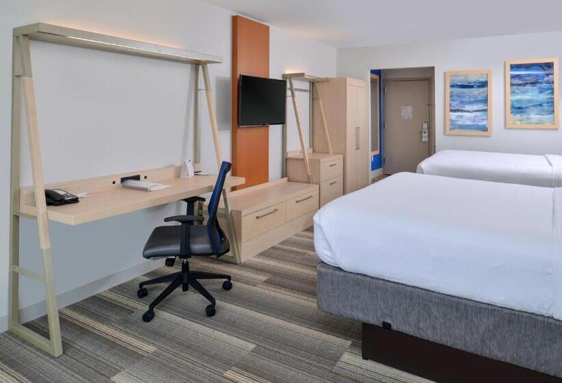 חדר סטנדרט, Holiday Inn Express & Suites Farmington Hills   Detroit, An Ihg