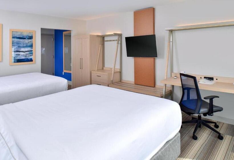 חדר סטנדרט, Holiday Inn Express & Suites Farmington Hills   Detroit, An Ihg