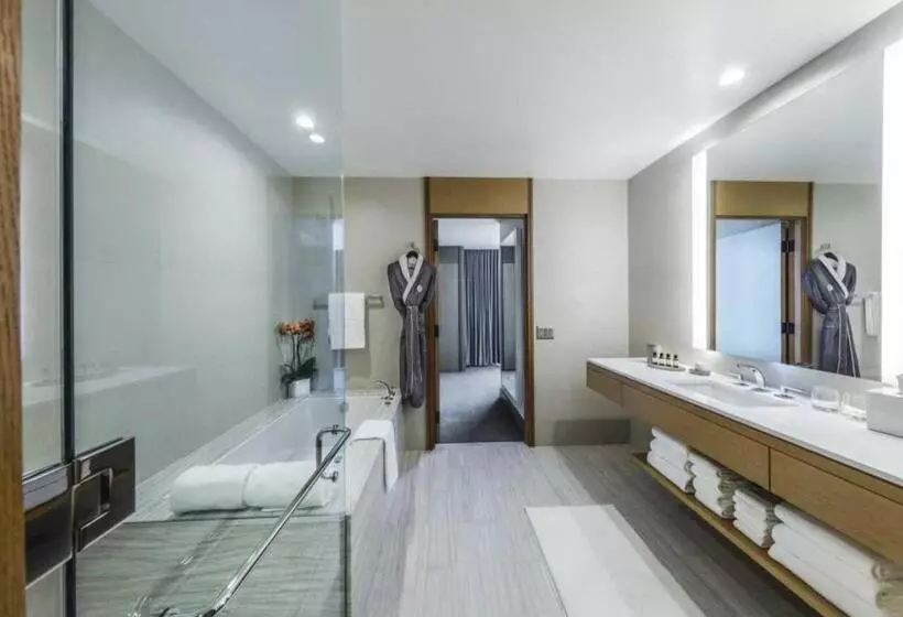 キングサイズベッドのスイートルーム, Intercontinental   Los Angeles Downtown, An Ihg