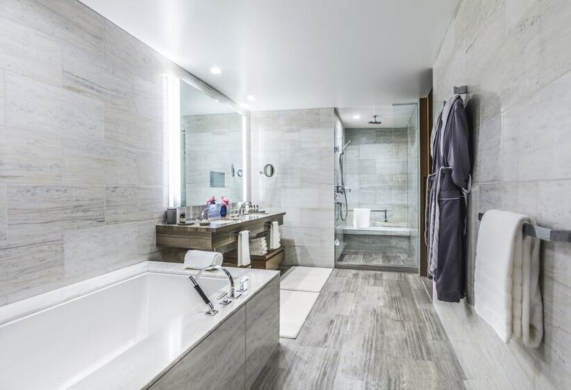 جناح كلوب, Intercontinental   Los Angeles Downtown, An Ihg