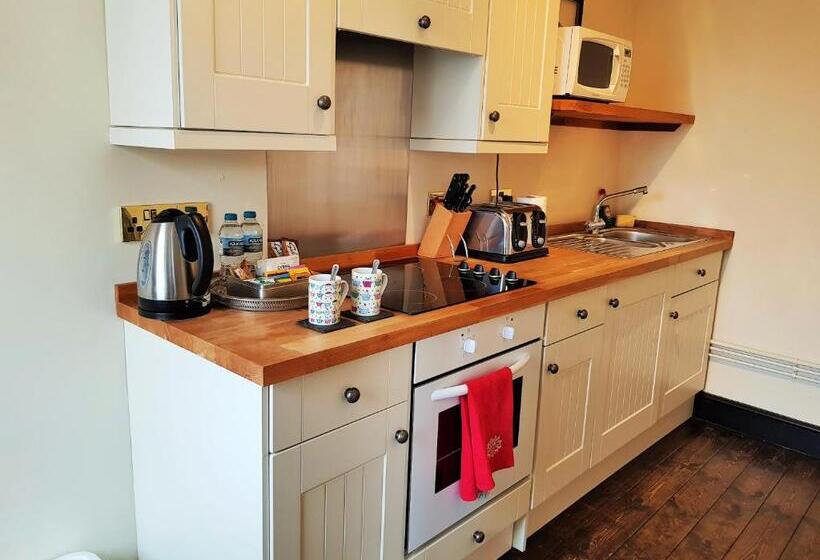 带大床的经典房间, Kings Head Holt