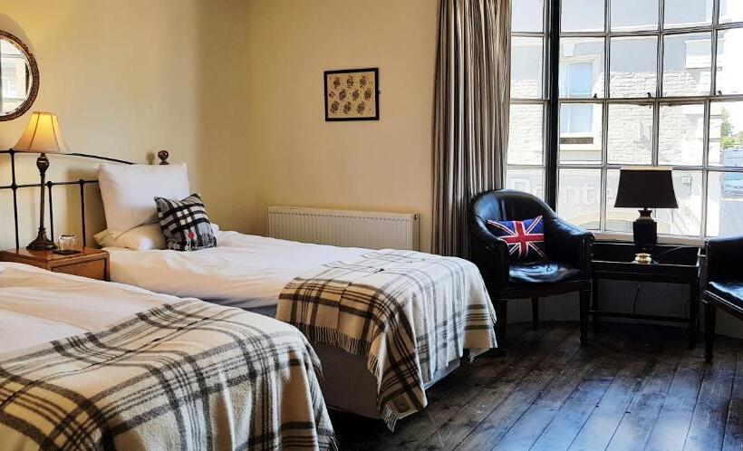 带大床的经典房间, Kings Head Holt