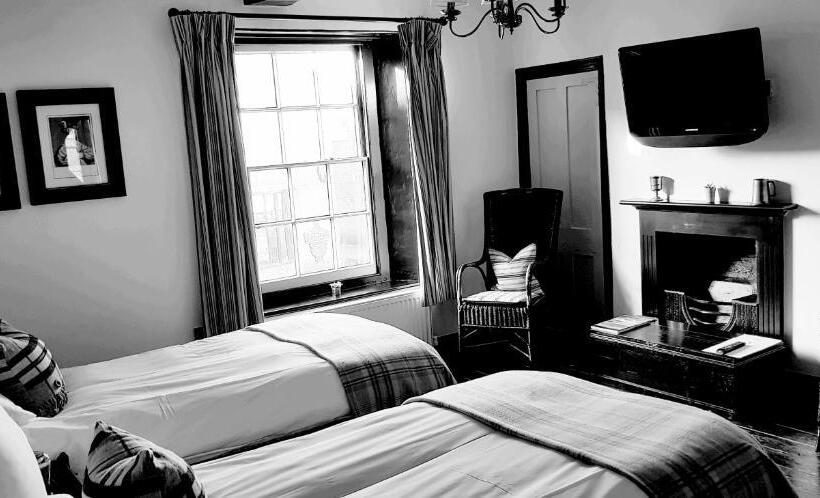 带大床的高级房间, Kings Head Holt