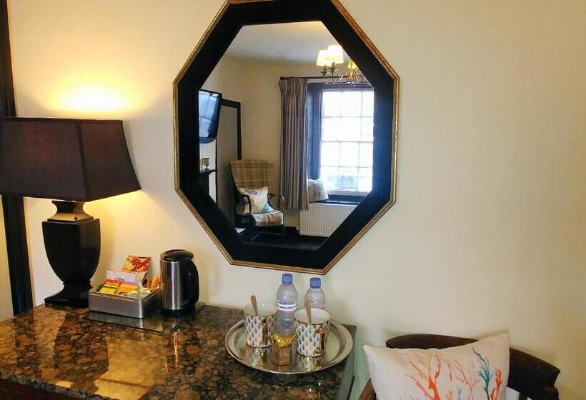 带大床的高级房间, Kings Head Holt