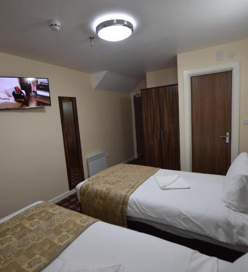 标准三人间, Lucky 8