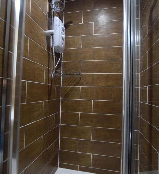 四人标准间, Lucky 8