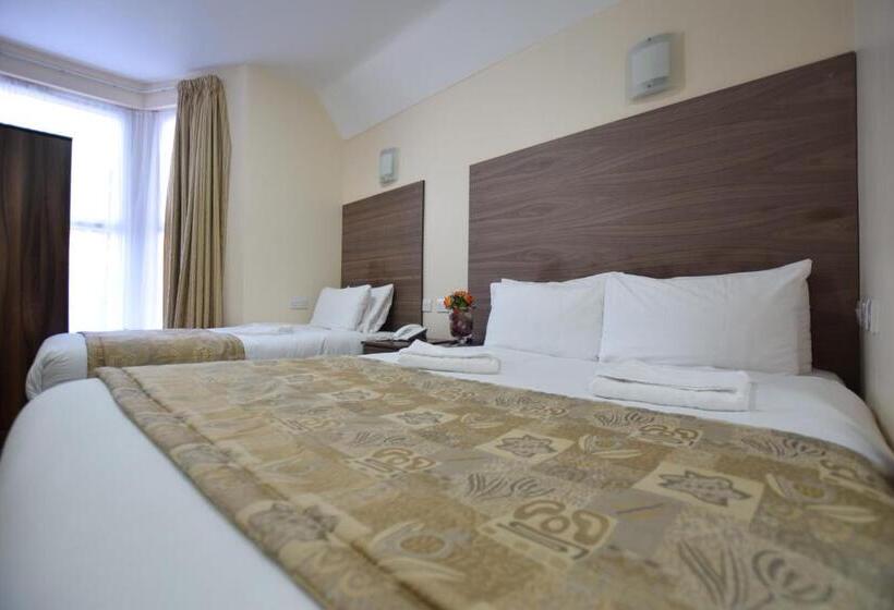 四人标准间, Lucky 8