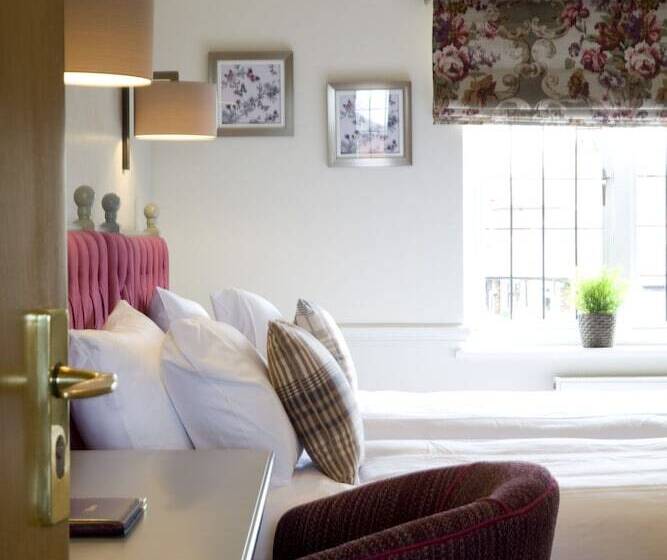 غرفة قياسية, The Broadoak