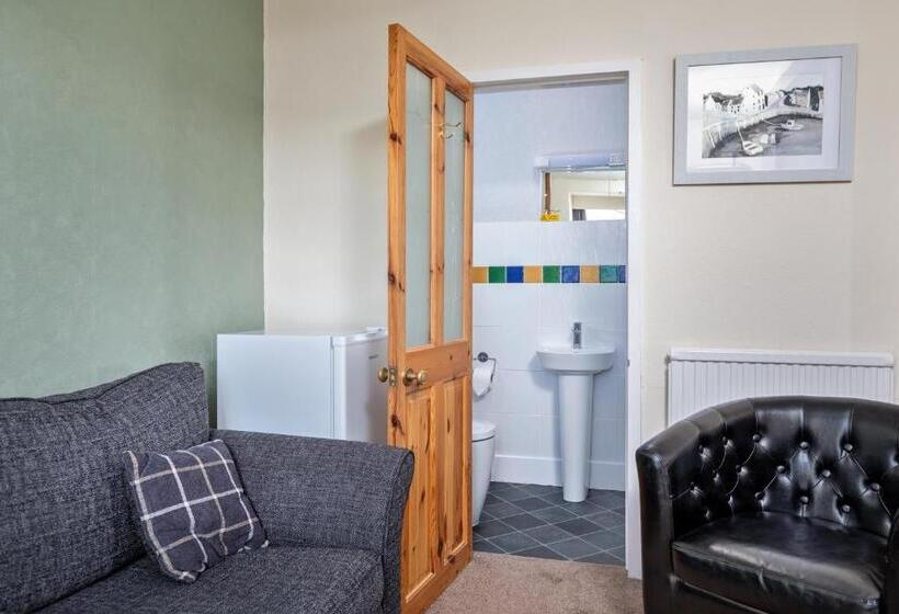 غرفة قياسية سرير كينج, The Norlands