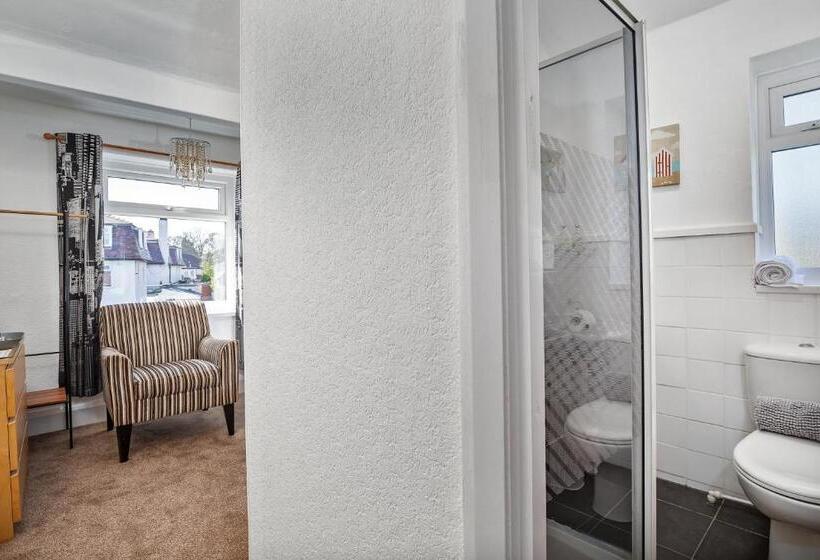 غرفة قياسية فردية, The Norlands