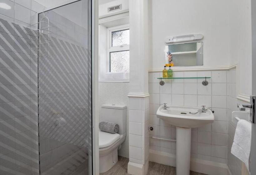 غرفة قياسية فردية, The Norlands