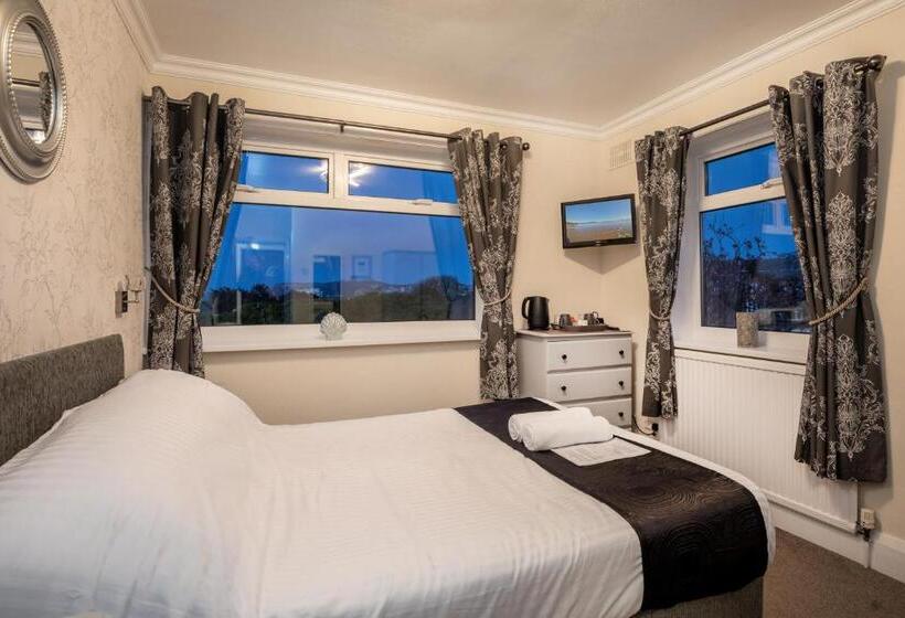 غرفة قياسية مطلّة علي البحر, The Norlands