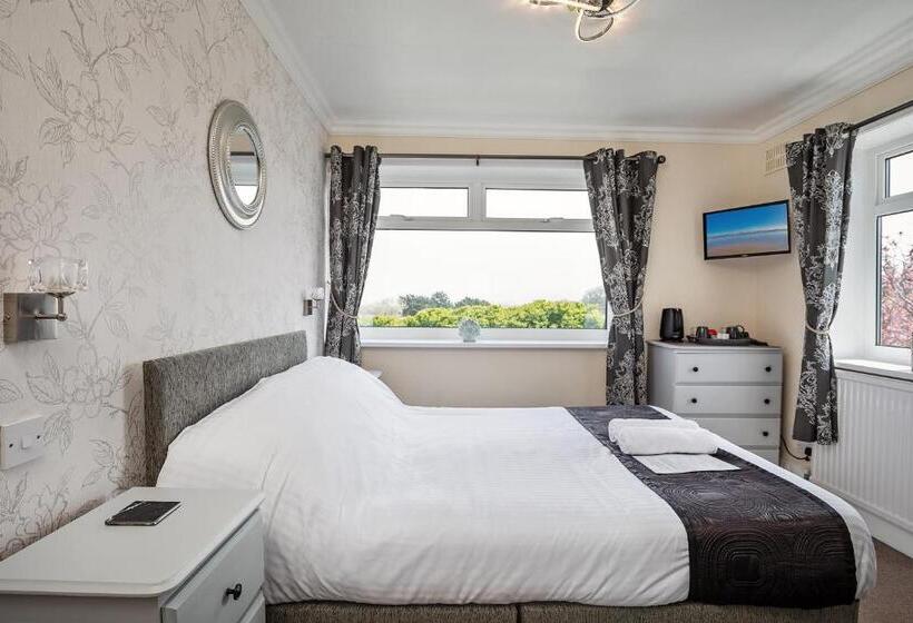 غرفة قياسية مطلّة علي البحر, The Norlands