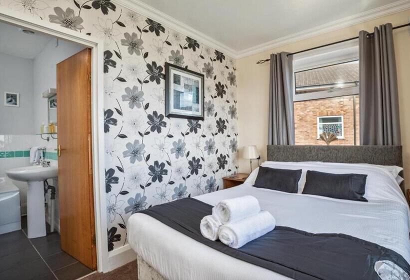 غرفة قياسية مطلّة علي البحر, The Norlands