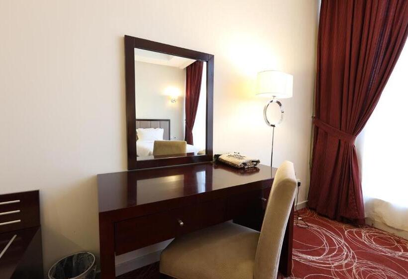 חדר אקונומי לשלושה, Al Rayyan Makiya Towers Hotel 1
