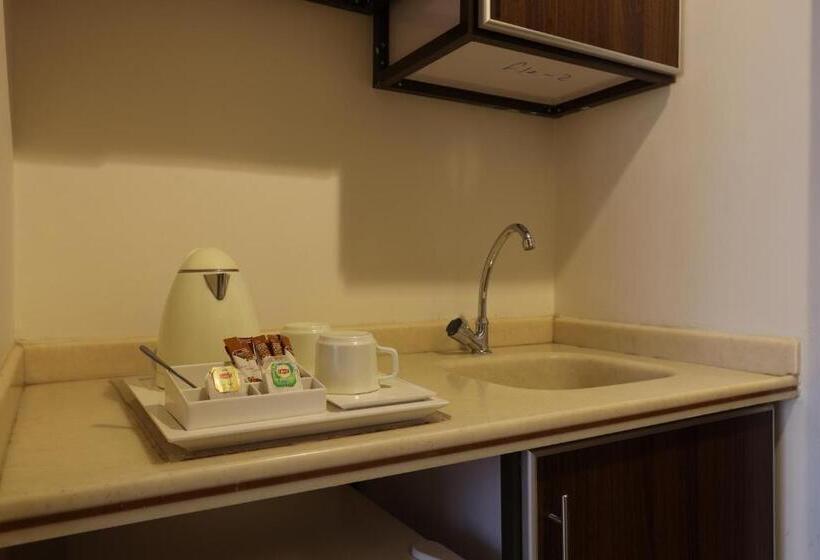 חדר אקונומי לארבעה, Al Rayyan Makiya Towers Hotel 1