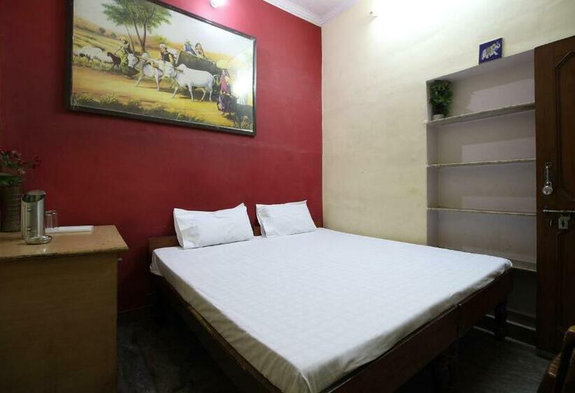 Quarto Triplo Clássico, Flagship Shree Shyam Guest House