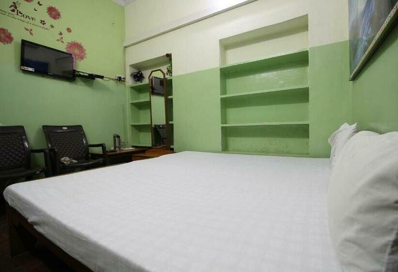 Quarto Triplo Clássico, Flagship Shree Shyam Guest House