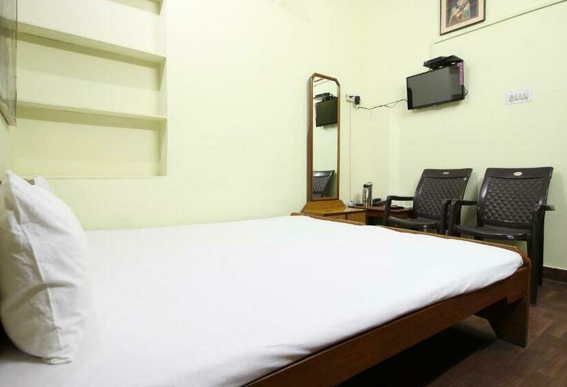 Quarto Triplo Clássico, Flagship Shree Shyam Guest House