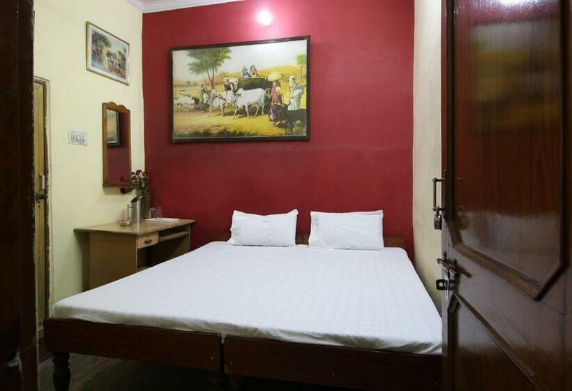 Quarto Triplo Clássico, Flagship Shree Shyam Guest House