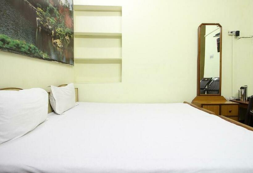 Quarto Triplo Clássico, Flagship Shree Shyam Guest House