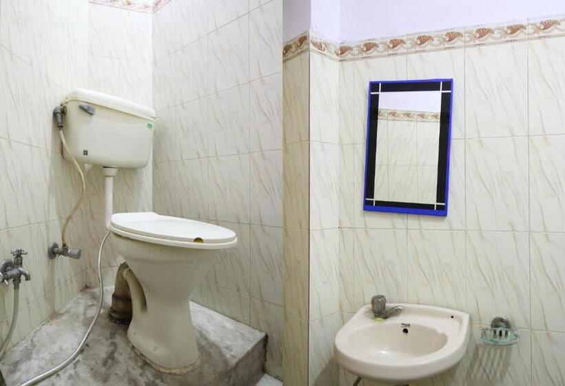 Quarto Triplo Clássico, Flagship Shree Shyam Guest House