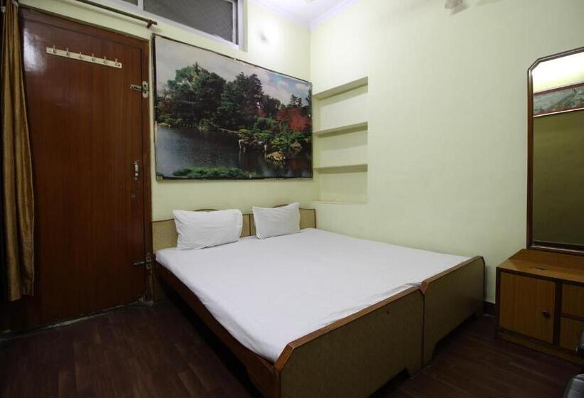 Quarto Triplo Clássico, Flagship Shree Shyam Guest House