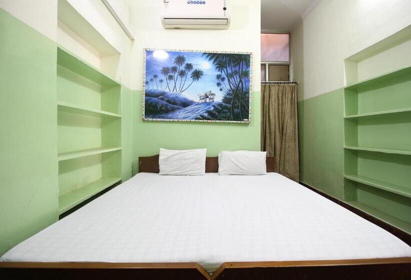 Quarto Triplo Clássico, Flagship Shree Shyam Guest House