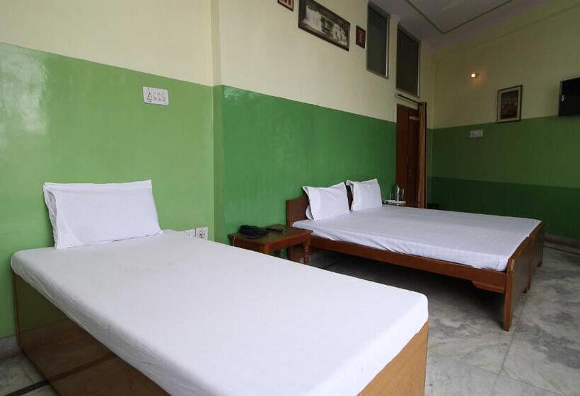Quarto Triplo Estandar, Flagship Shree Shyam Guest House