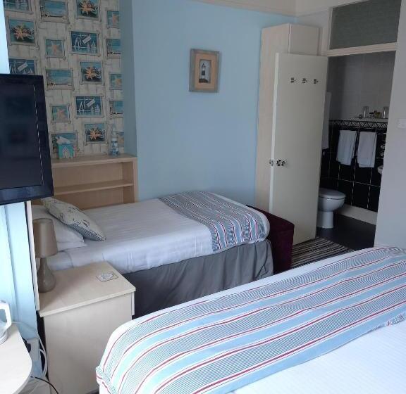 غرفة قياسية ثلاثية, 74 Belgravia