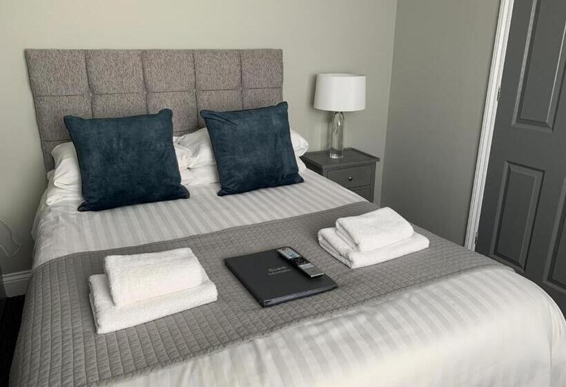 غرفة قياسية ثلاثية, Badgemore Park