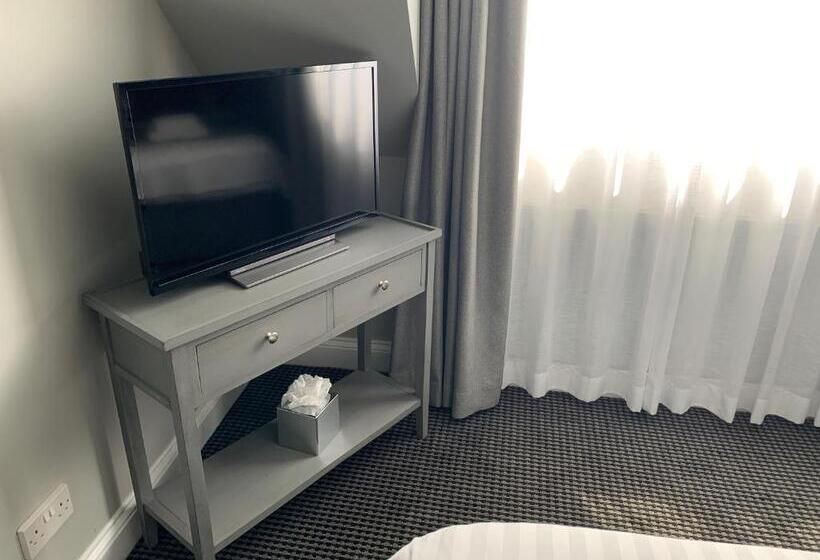 غرفة قياسية ثلاثية, Badgemore Park