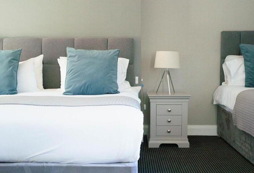 غرفة عائلية, Badgemore Park