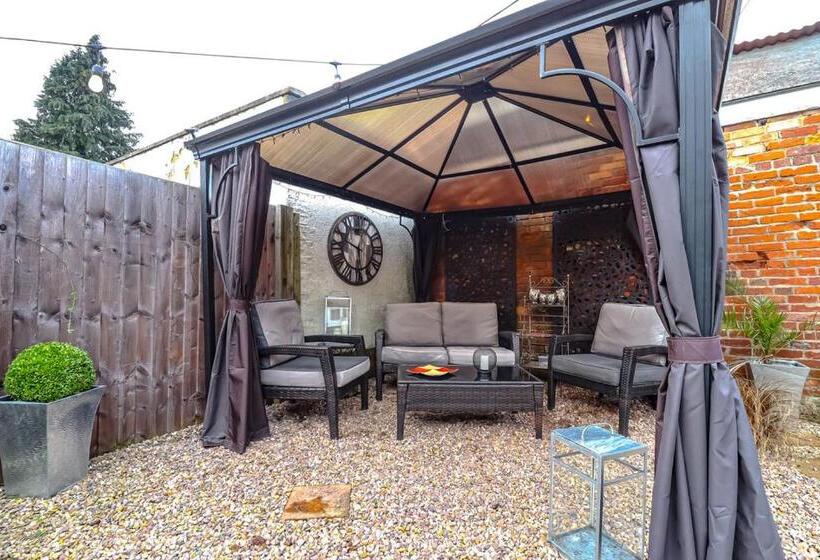 デラックスルーム, Little Lodge