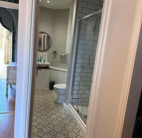 غرفة سوبيريور, Castle At Edgehill