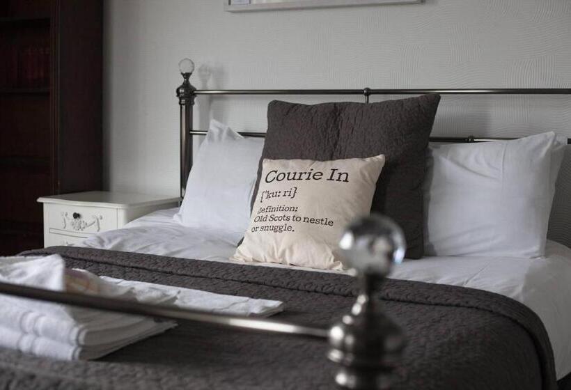 スイート, The Courie Inn