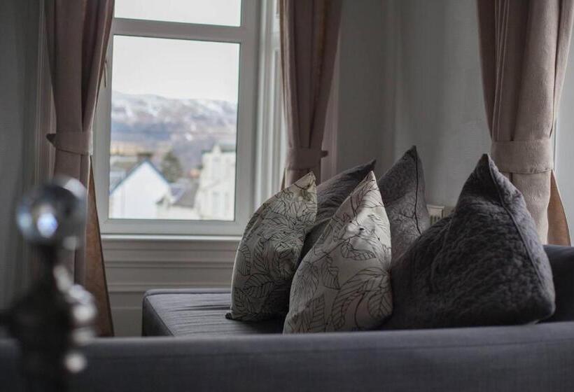 スイート, The Courie Inn