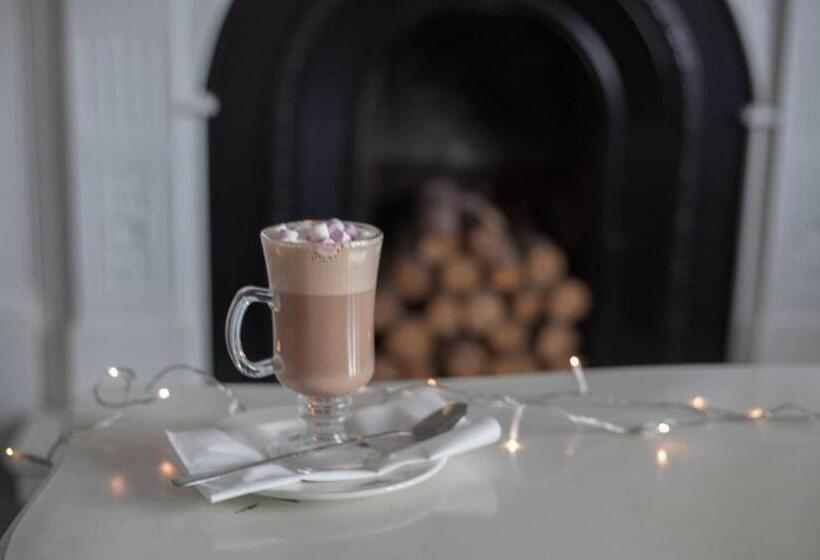 スイート, The Courie Inn