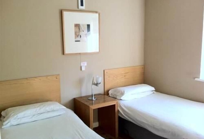 חדר סטנדרט, The Holroyd Arms