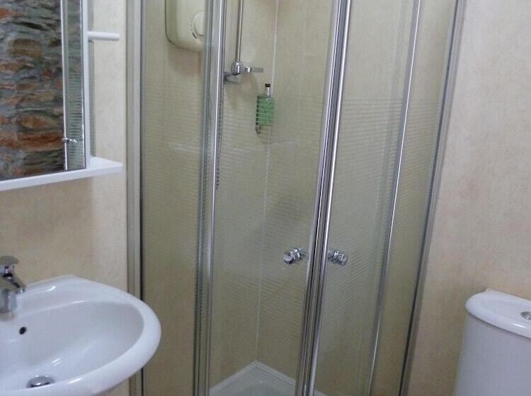 Üç Kişilik Standart Oda, The Liscawn