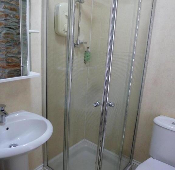 Üç Kişilik Standart Oda, The Liscawn