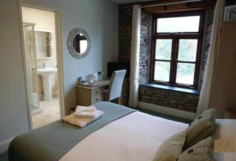 Üç Kişilik Standart Oda, The Liscawn