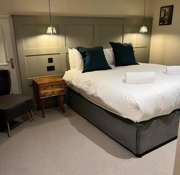 جناح عائلي, The Punchbowl Inn