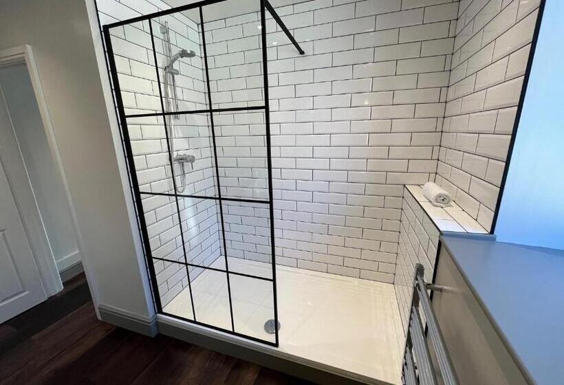 غرفة قياسية سرير كينج, The Punchbowl Inn