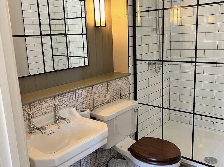 غرفة قياسية, The Punchbowl Inn