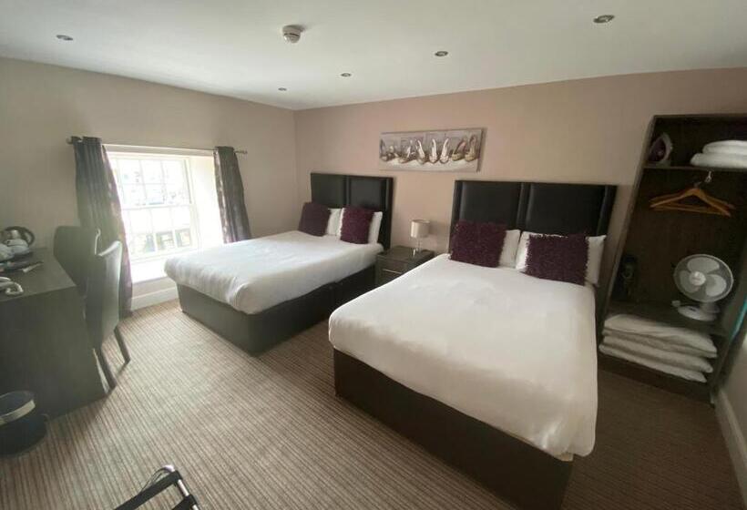 ファミリールーム, The Three Horseshoes