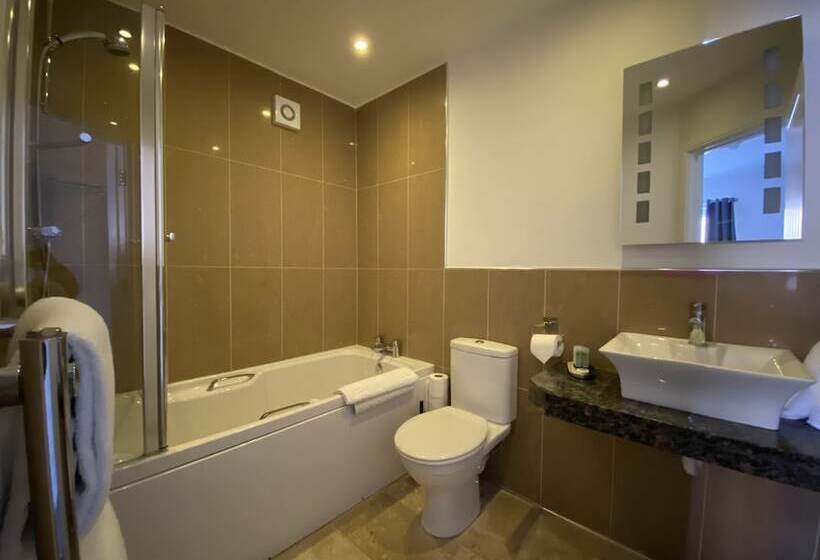 スタンダードルーム, The Three Horseshoes